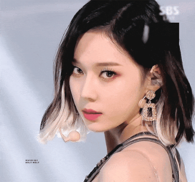四代齐聚的TOP女团配置？歌曲炫技飙高音，歌词意义不明引争议？