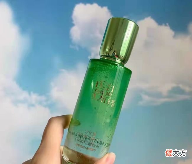 什么爽肤水美白收缩毛孔效果好？温和滋润补水保湿爽肤水推荐！