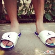 【时尚一点】我买我真买 篇二：5千字购后分享，“内卷的”9种热门拖鞋应该怎么选？