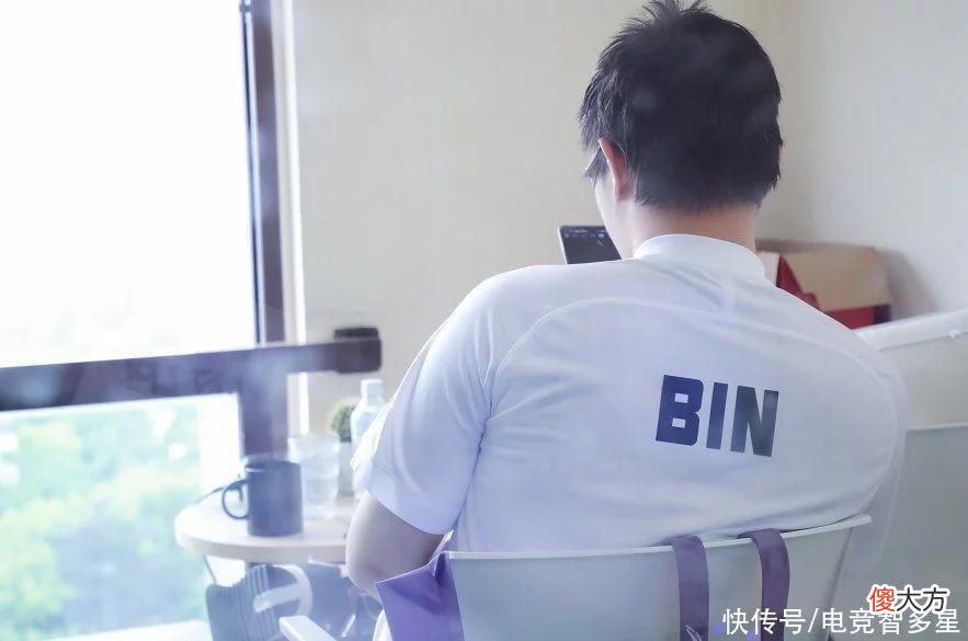 【游戏世界】Bin上演饭堂年度大片？纳尔把乌鸦拍进人群，直接一波溃败