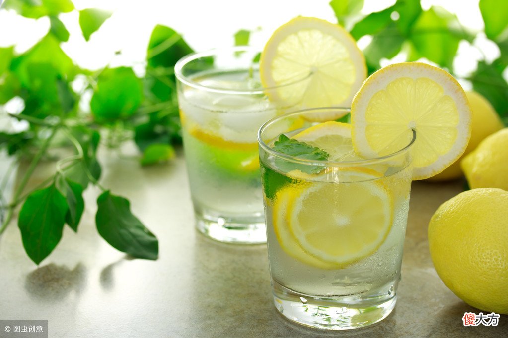 降尿酸喝柠檬泡水靠谱吗 柠檬泡水喝降尿酸吗?