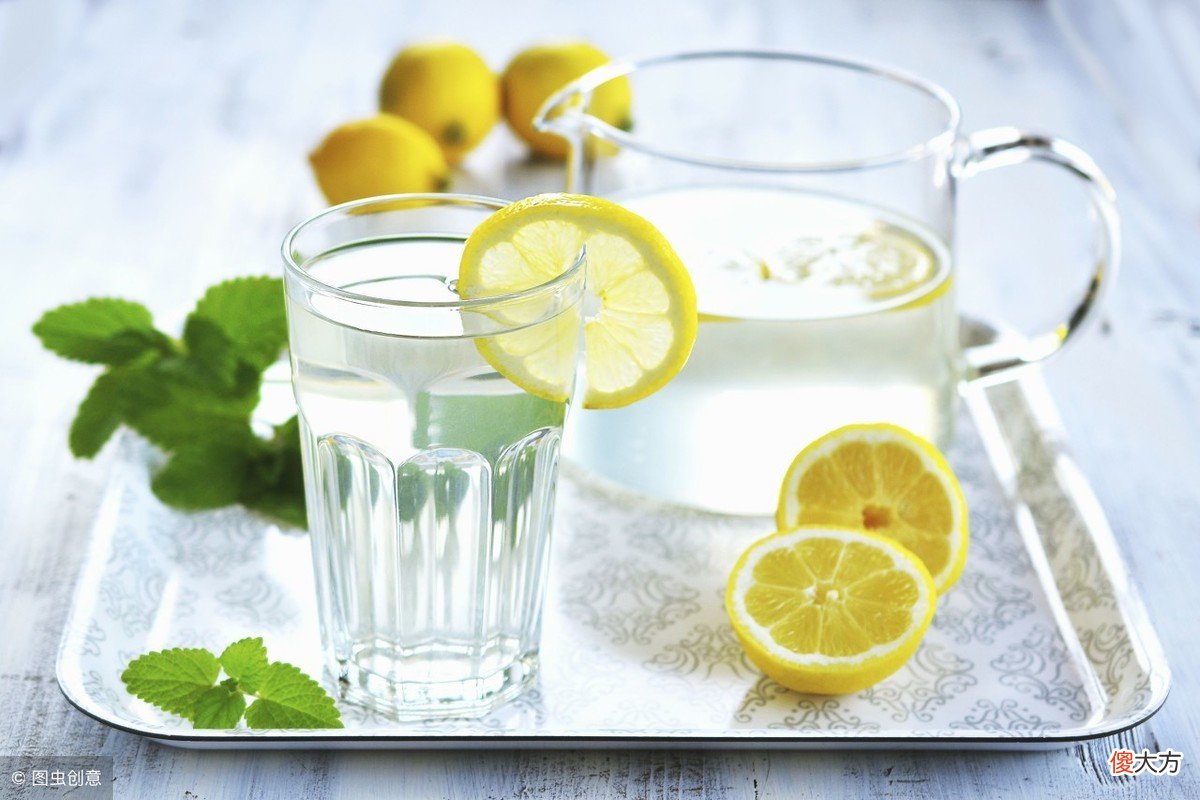 降尿酸喝柠檬泡水靠谱吗 柠檬泡水喝降尿酸吗?