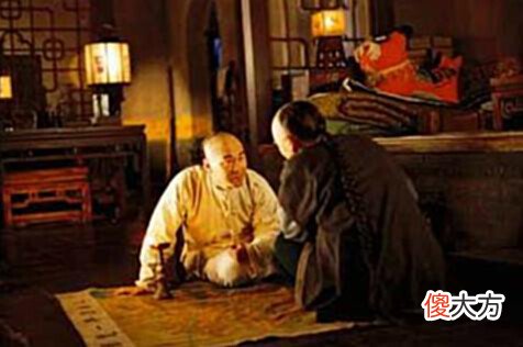 【历史故事】日军洗劫乔家大院,意外发现门口悬挂一物,脸色骤变下令返回