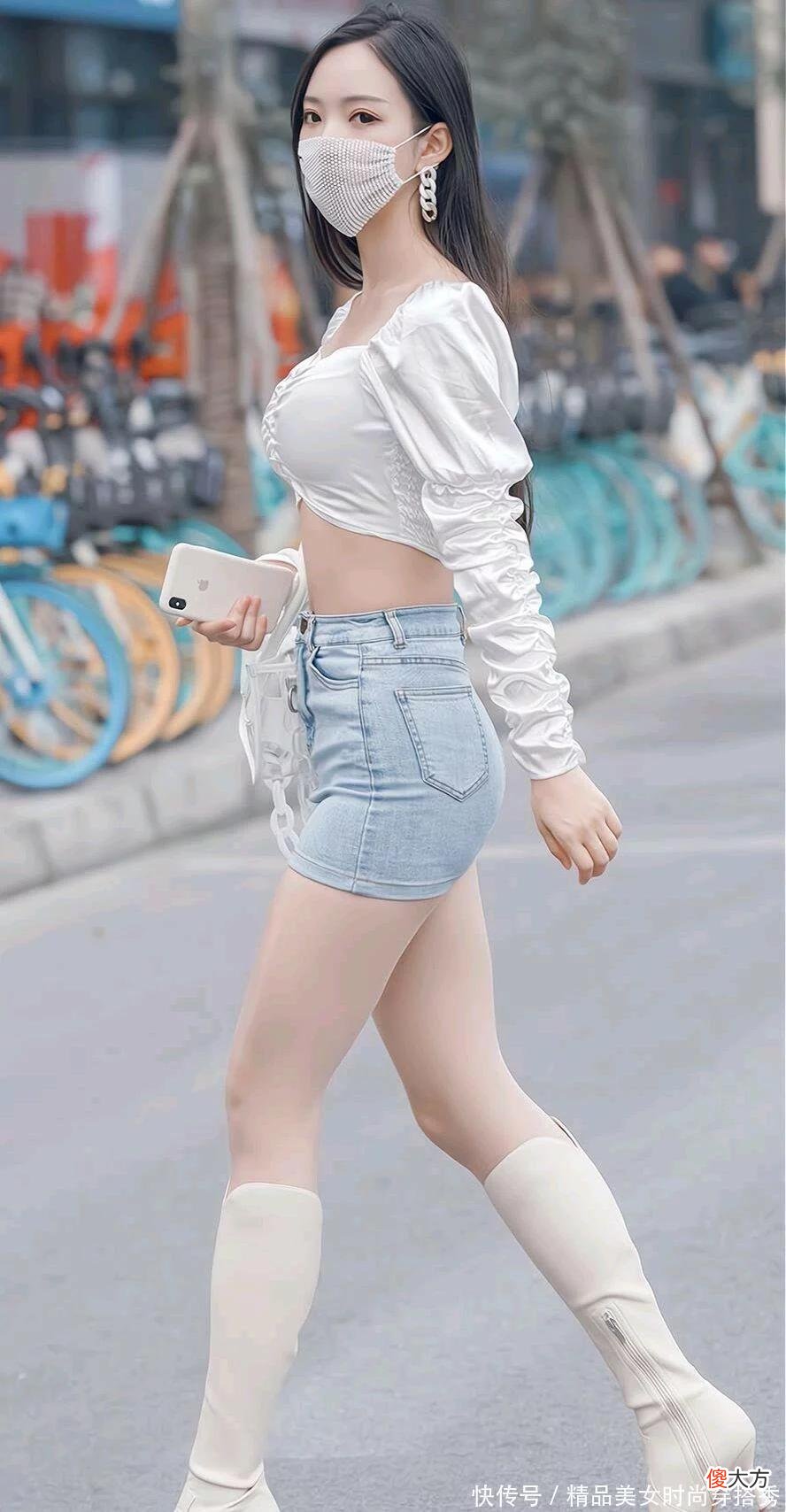 【时尚一点】白色丝质小衫+牛仔短裙，超迷人的露脐装，让你完美展示A4腰。