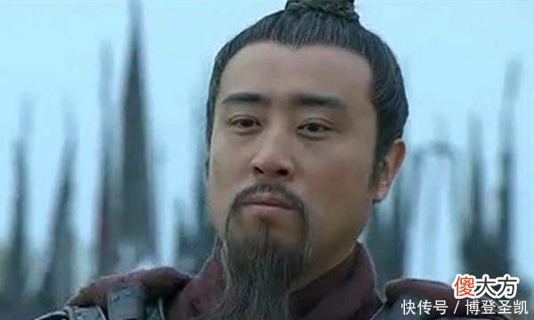 【爱历史】曹操多次击溃刘备, 为何刘备每次都能大难不死, 原因并不复杂