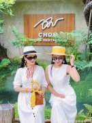 【时尚一点】看了50+妈妈分享的母女搭配，突然明白：爱美无关年龄，时尚也是