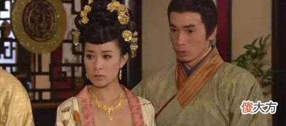 【爱历史】皇子装疯卖傻骗过所有人，登基后第一道圣旨，就发威！
