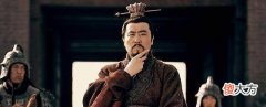 【爱历史】他用胸脯为刘备挡箭，他一出手让魏国两大将1死1逃，诸葛亮最服
