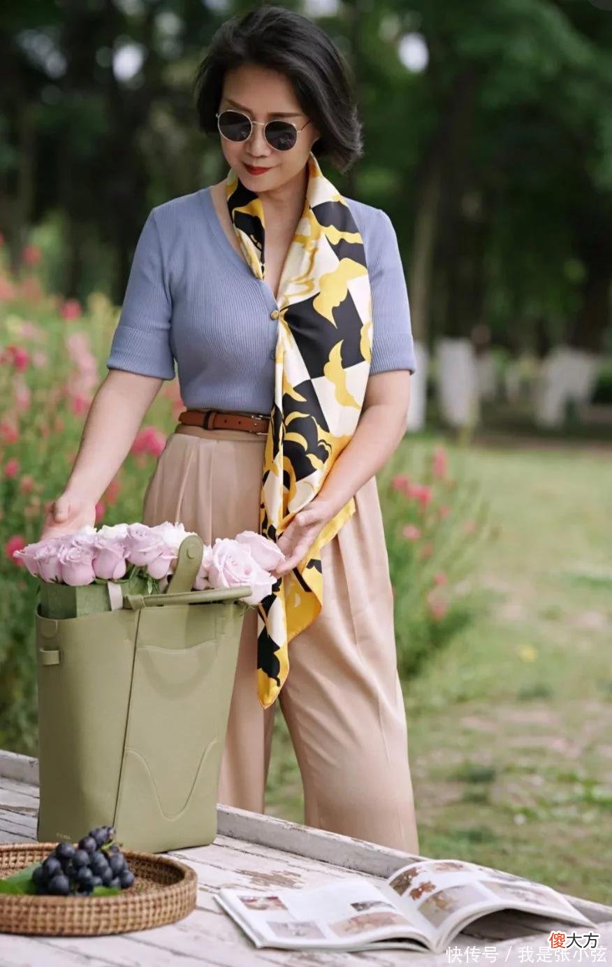 【时尚一点】女人到了五六十岁，到底该不该穿“花哨”衣服？分清这两点才高级