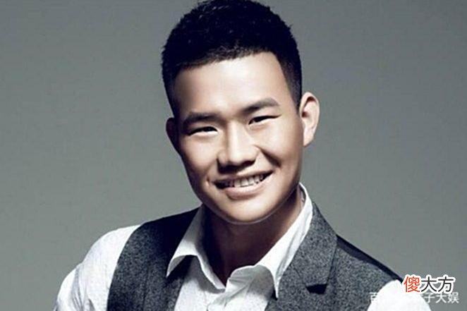 【游戏世界】刘畊宏坐拥千万粉丝，妻子直播间被迫营业，爱惜羽毛坚持不带货