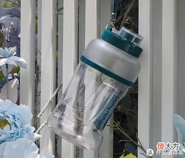 【就爱时尚】“吨吨桶+榨汁机” 组合,开启鲜榨果汁补水模式~~摩飞便携式榨汁杯/运动果汁杯 体验分享