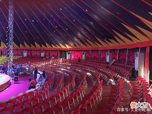 【历史故事】华裔连体兄弟走红后，娶了一对英国姐妹花，生下22个孩子