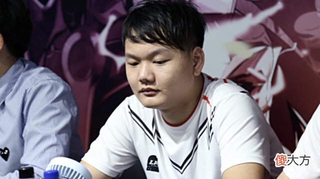 【游戏迷】继Zoom后，Yagao也在采访中嘲讽Knight，不愧是小天的好兄弟