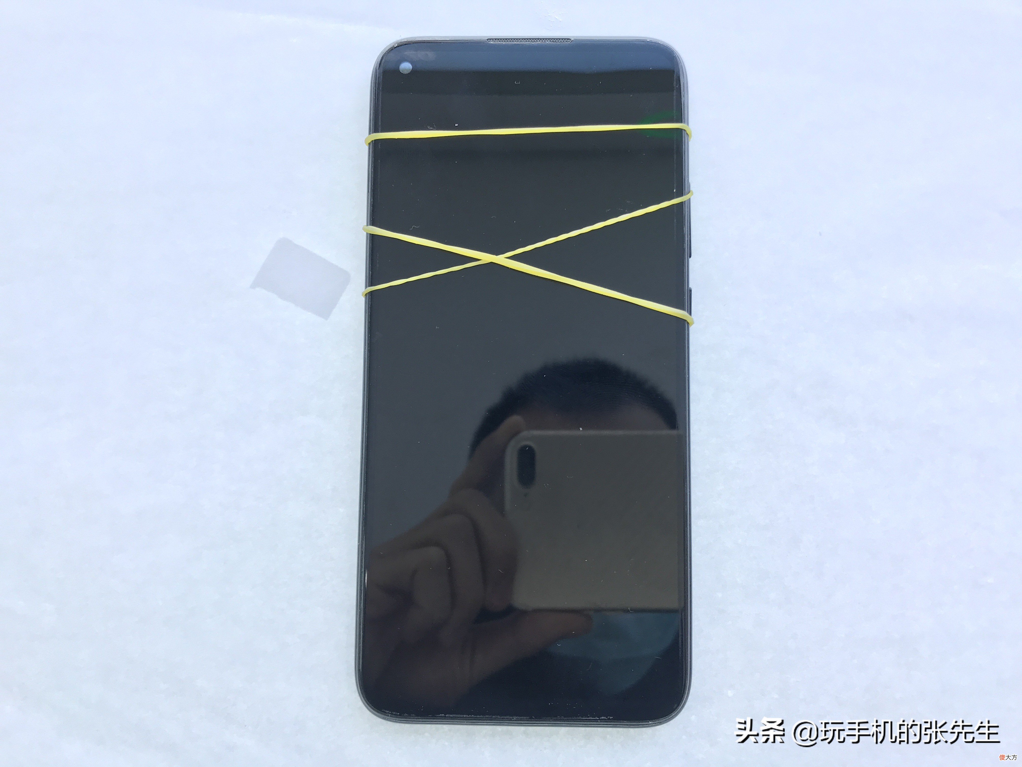 手机屏脱胶了怎么粘 手机屏幕开胶了用什么胶好