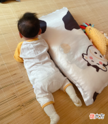 宝宝闹觉被认为不舒服，这一信号，新手妈妈别不当回事