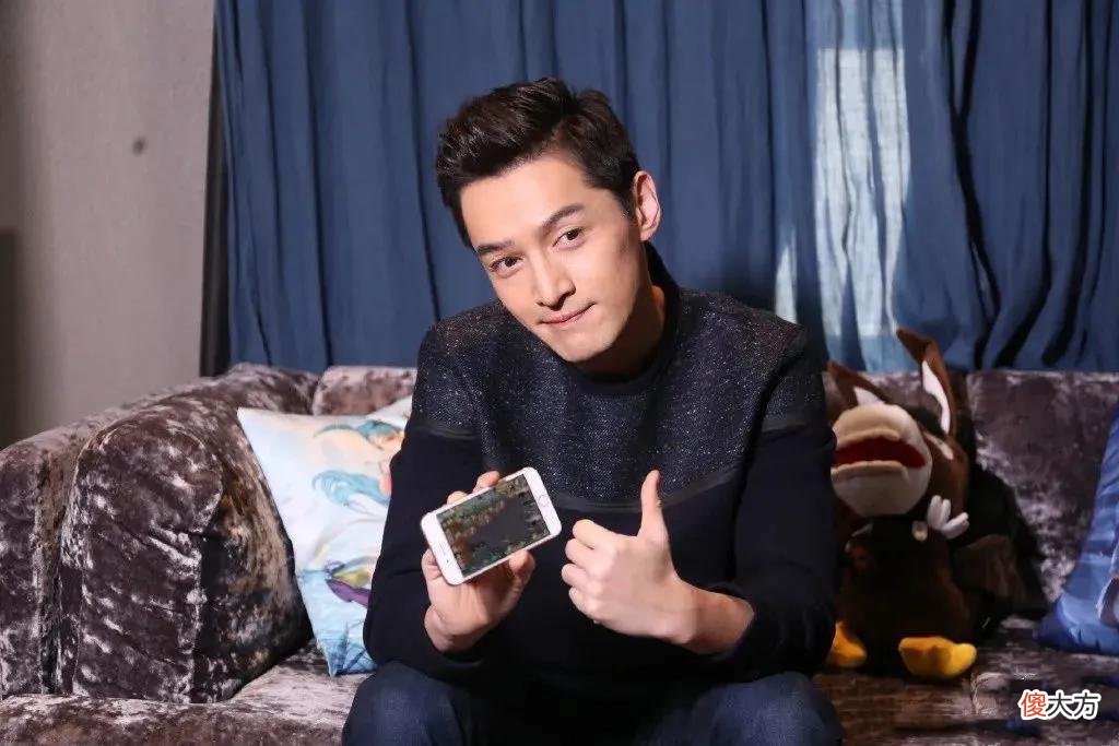 男生拍照姿势大全 男生用手机拍照什么姿势好