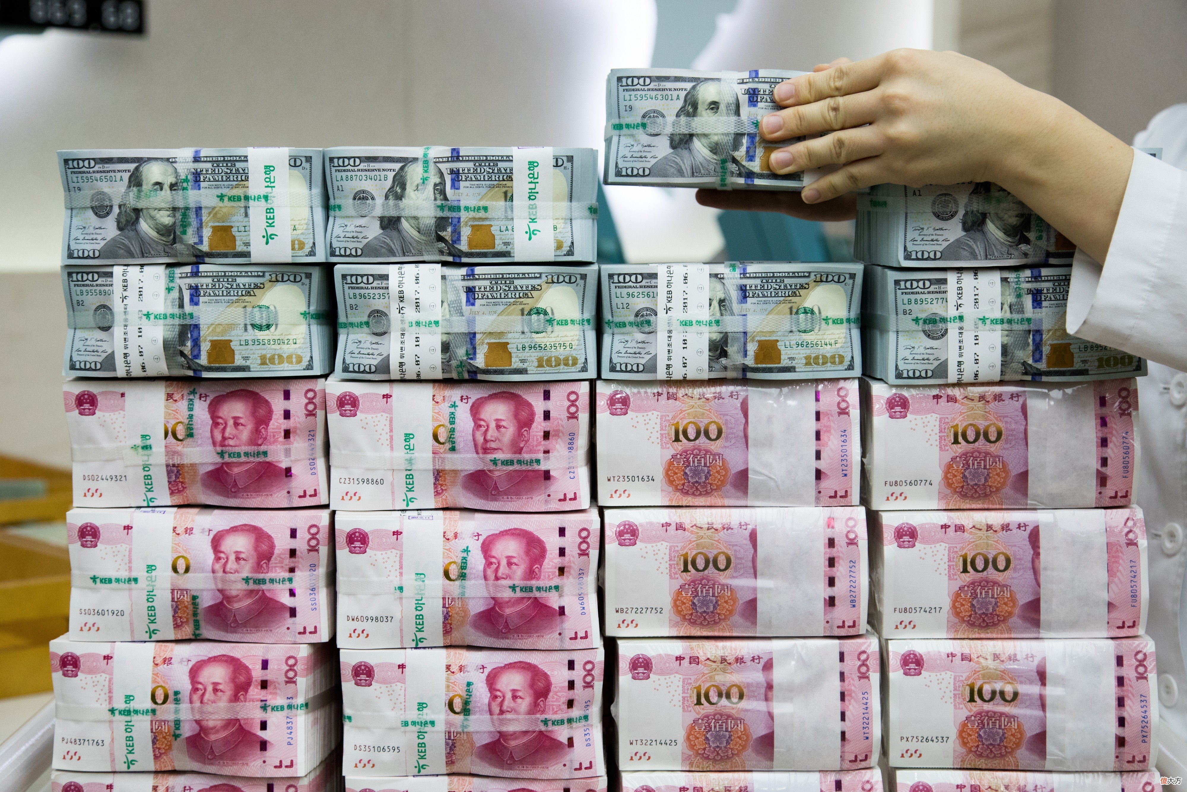 卢布V型反弹给人民币崛起多少信心 卢布是人民币几倍
