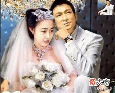 胡军很严厉地警告女儿我不允许你考全班第一名，严厉禁止,女儿很迷糊的问他为什么