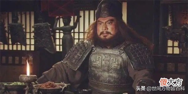 为什么古代的武将画像肚子挺大，挺着将军肚能上战场吗？