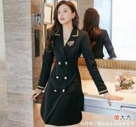 【时尚一点】黑色V领西装裙，风情万种气场强大，职场女性在秋天这样穿！