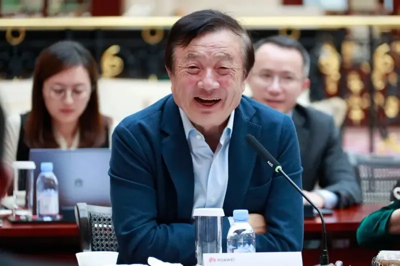 在华为内部会议上，数万名员工发起主题为任正非到底懂什么的投票,最后