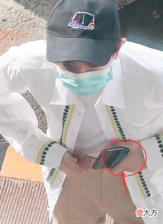 王源的手机壳火了 王源用什么手机壳好