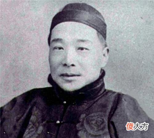 【爱历史】穷小子借钱从不花,放进箱子到期就还,用这个套路攒下亿万身家