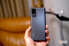 为什么手机使用时间长了就会卡顿 为什么玩了很久的手机突然好卡