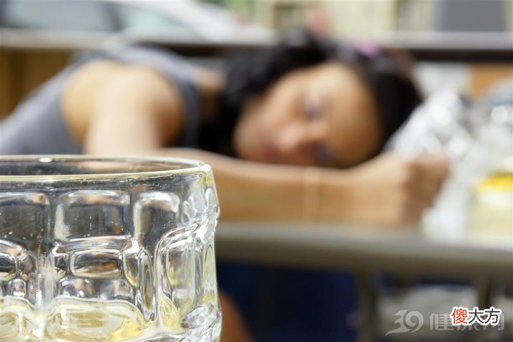 喝酒基本不断片的人 喝酒不会断片的人