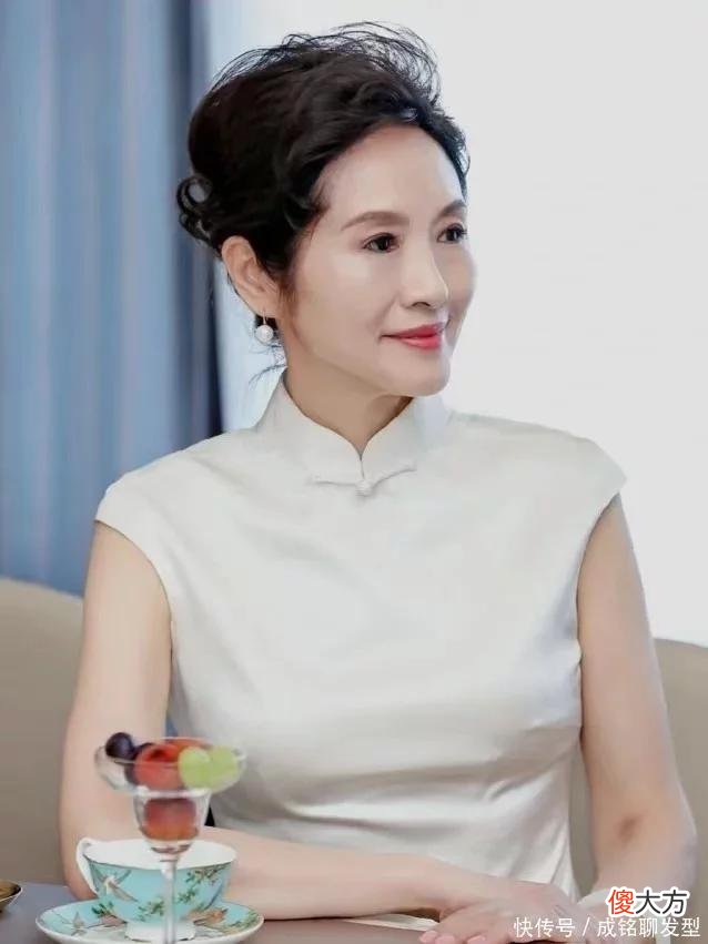 【就爱时尚】女人上了年纪，更要懂得用穿搭展现成熟魅力，优雅老去才更加迷人