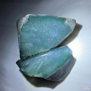 如何通过皮壳判断玉石好坏 怎样分辨玉石皮的真假