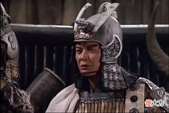 【爱历史】诸葛亮鹅毛羽扇的来历，一个真相四个传说