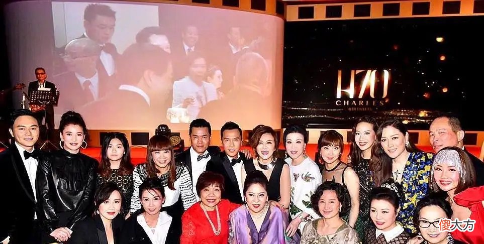 香港大佬向华强凭借一双铁腕征服黑白两道娱乐圈，至今无人敢惹，他到底有什么背景