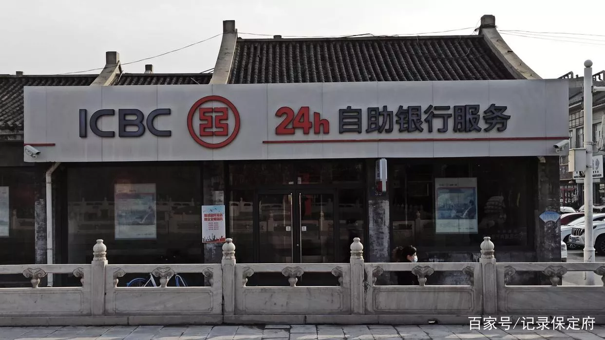 你还记得毕业上班报道第一天的事情吗？