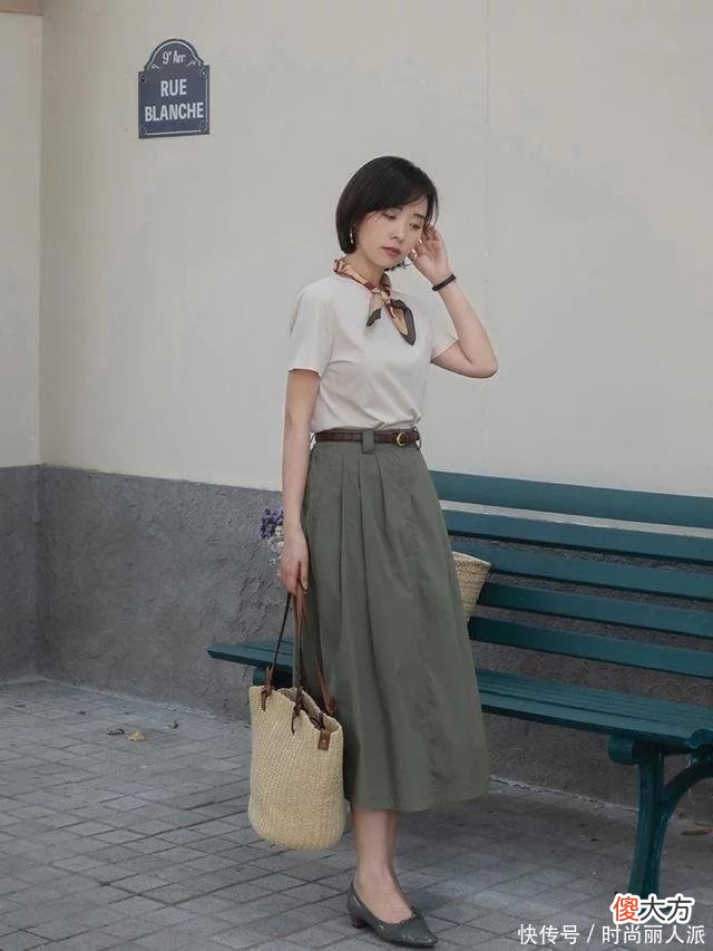【就爱时尚】如何快速打造夏季通勤装?记住这几个小方法,随意搭配也不会出错