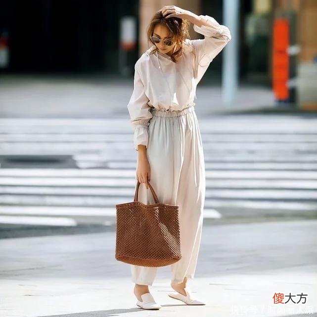 【就爱时尚】如何快速打造夏季通勤装?记住这几个小方法,随意搭配也不会出错