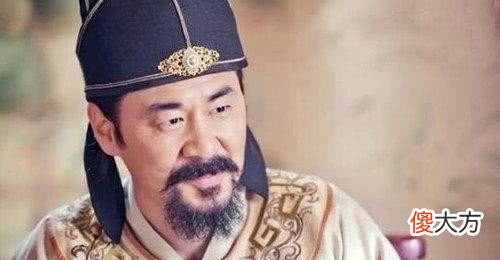 【历史故事】调皮孩子爬上龙椅，皇帝问：当皇帝好玩吗？小孩答6字，顺利登基