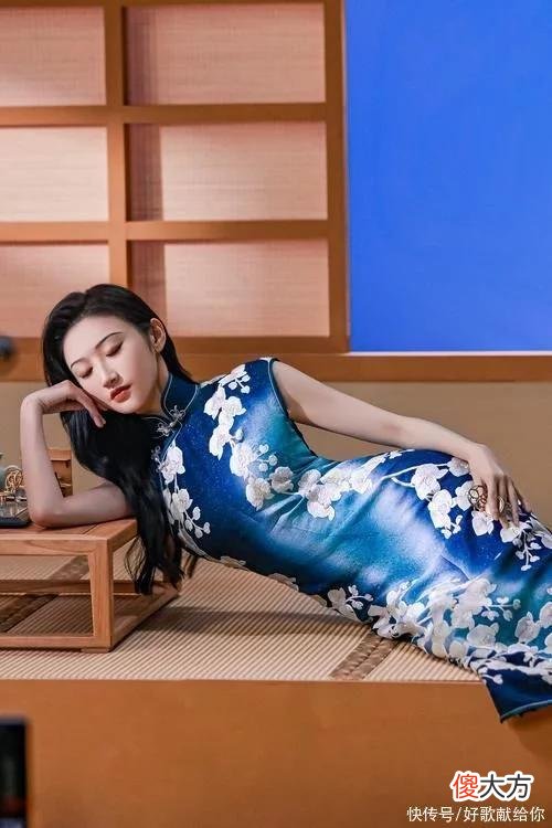 【就爱时尚】10位旗袍女神，阵容豪华、仪态万千，无一处“露骨”，却尽得风流