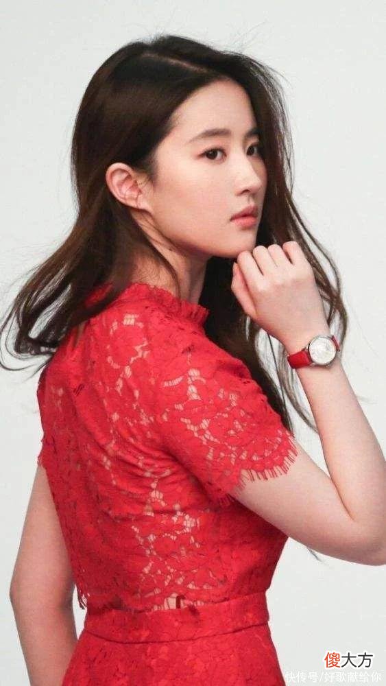 【就爱时尚】10位旗袍女神，阵容豪华、仪态万千，无一处“露骨”，却尽得风流