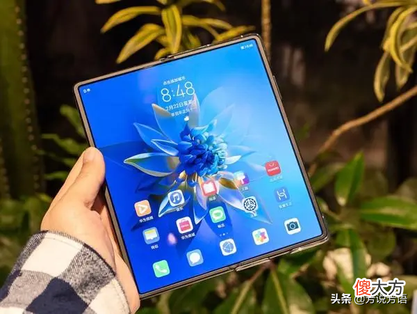 为什么华为折叠屏手机价格最高 为什么华为手机卖的好