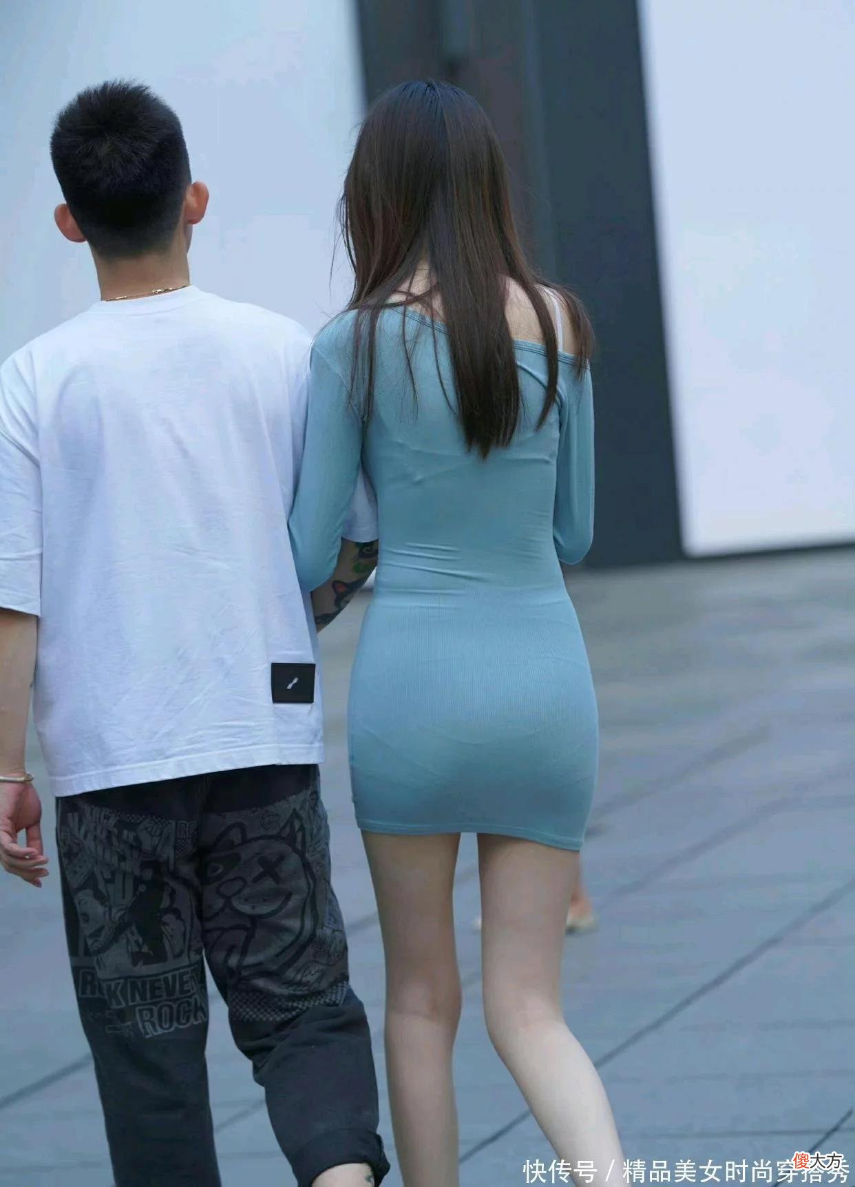 【就爱时尚】性感撩人的浅蓝色长袖包臀裙加上火辣迷人的身材，真是性感迷人
