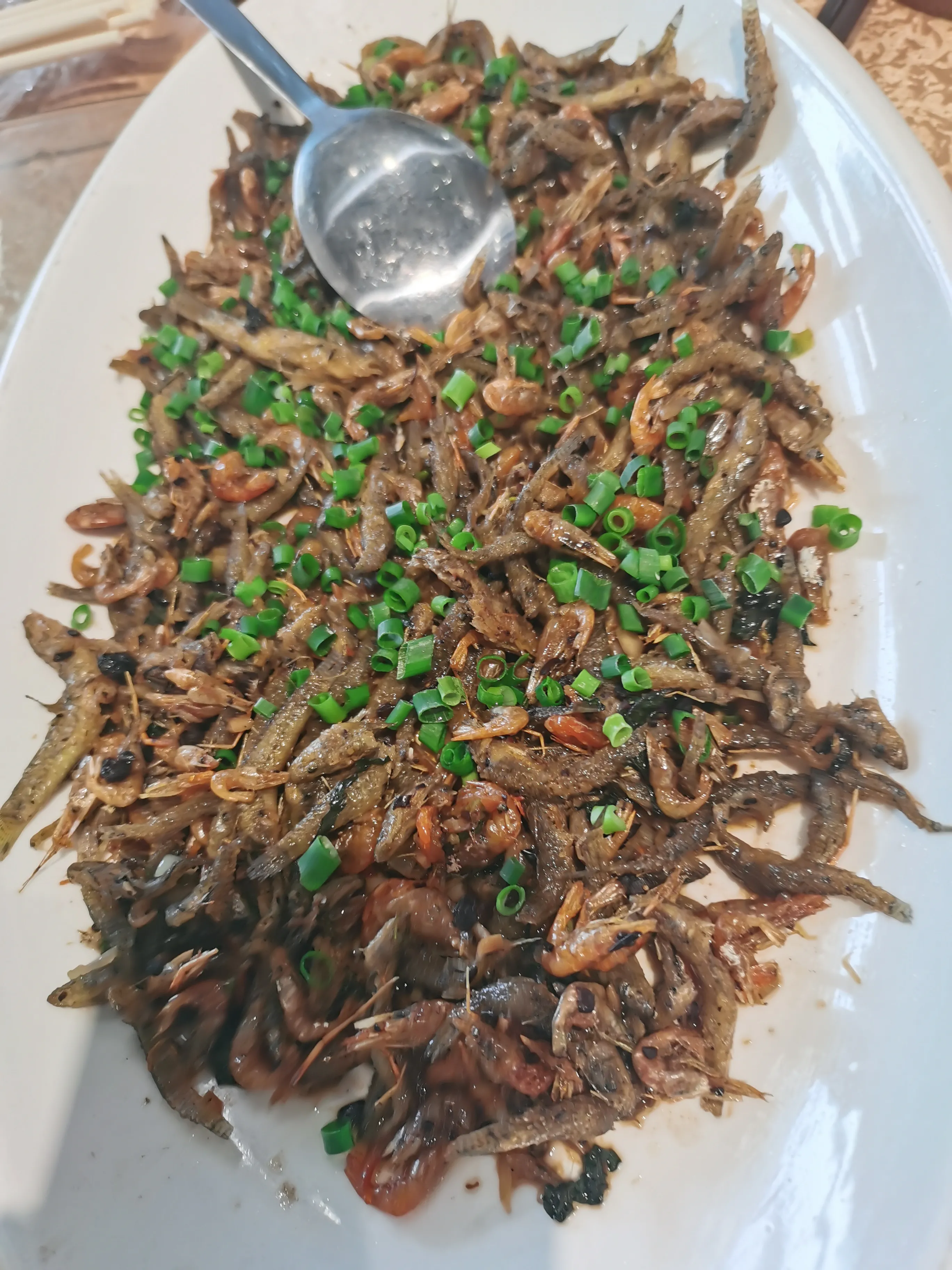 江门开平市的一家网红餐厅，为什么网红？主要是因为老板是一个网红美女