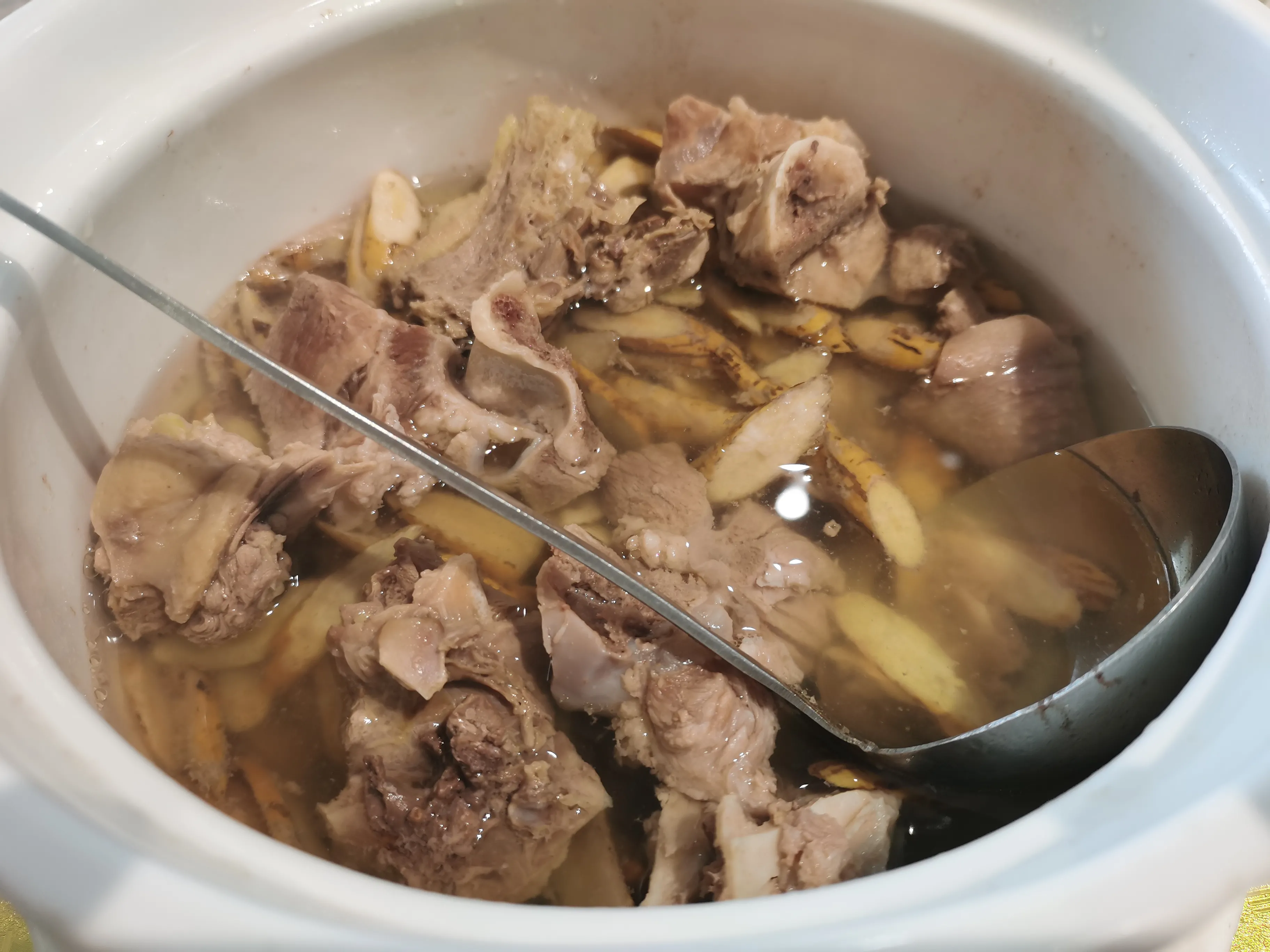 江门开平市的一家网红餐厅，为什么网红？主要是因为老板是一个网红美女