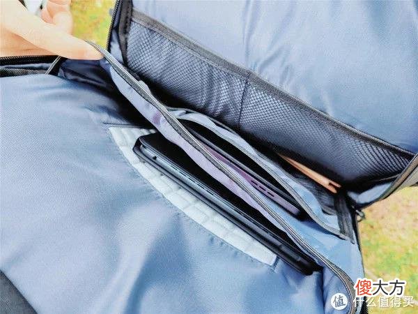 【就爱时尚】模块化定制，完美兼顾多场景使用，光影行星宙斯双肩包评测分享