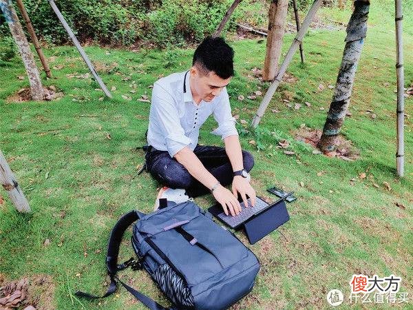 【就爱时尚】模块化定制，完美兼顾多场景使用，光影行星宙斯双肩包评测分享