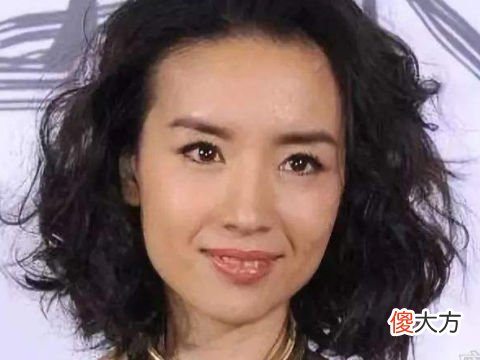 一生感情波折不断的女性面相