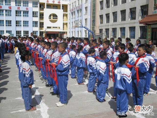 为什么现在的学生不戴红领巾了 现在的小学生不戴红领巾了