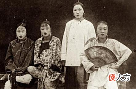 【爱历史】老照片真实还原晚清的人物与社会场景，信息量大
