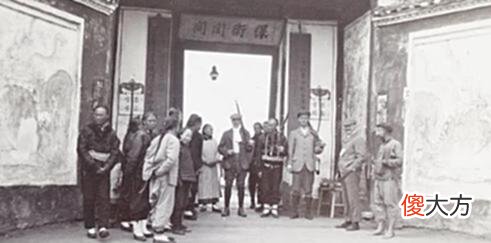 【爱历史】老照片真实还原晚清的人物与社会场景，信息量大