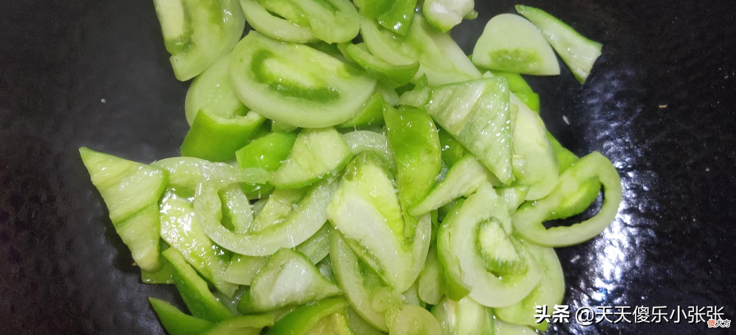 “有毒”的食物就是这么吸引人！青番茄酸酸的很上瘾